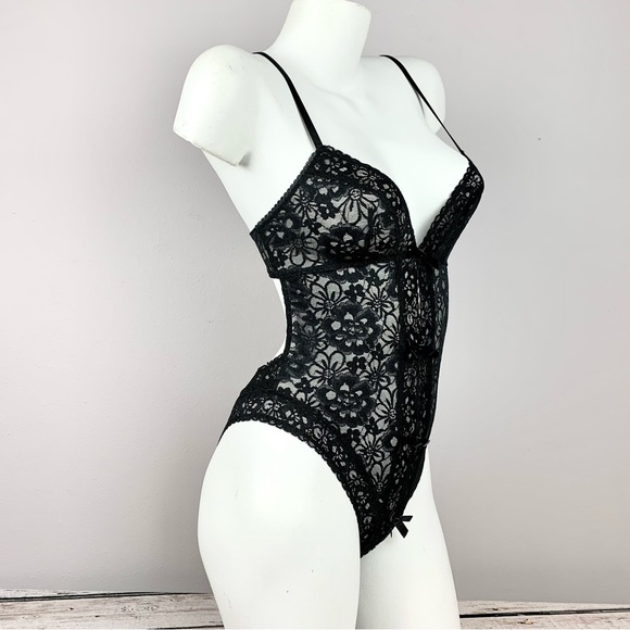 NWT Large Victoria’s Secret Crotchless Lace Teddy Lingerie Black Goth Indie Punk - Picture 5 of 9